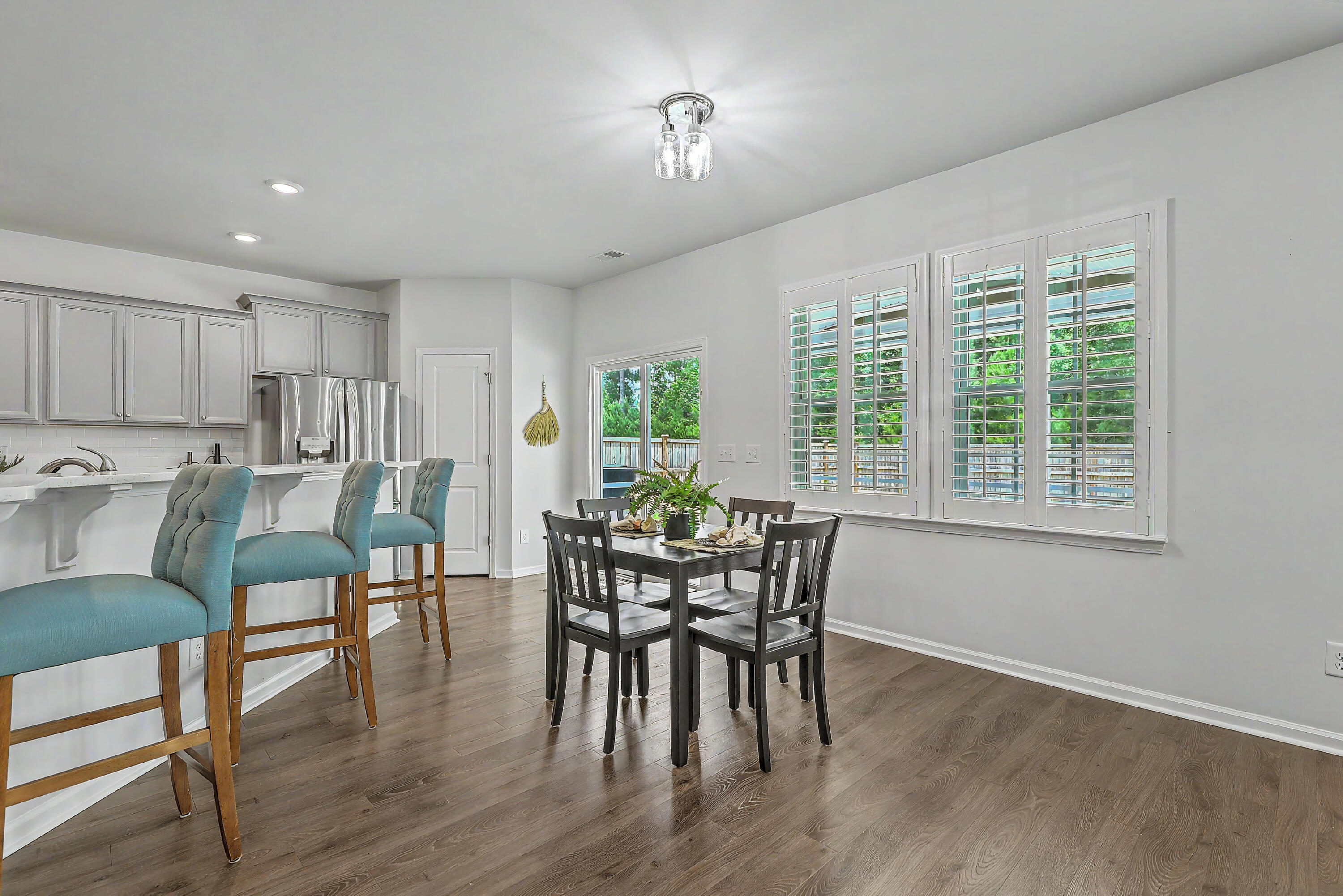 410 Spanish Wells Road Summerville, SC 29486 - Photo 19 of 54 Kitchen / Breakfast Room