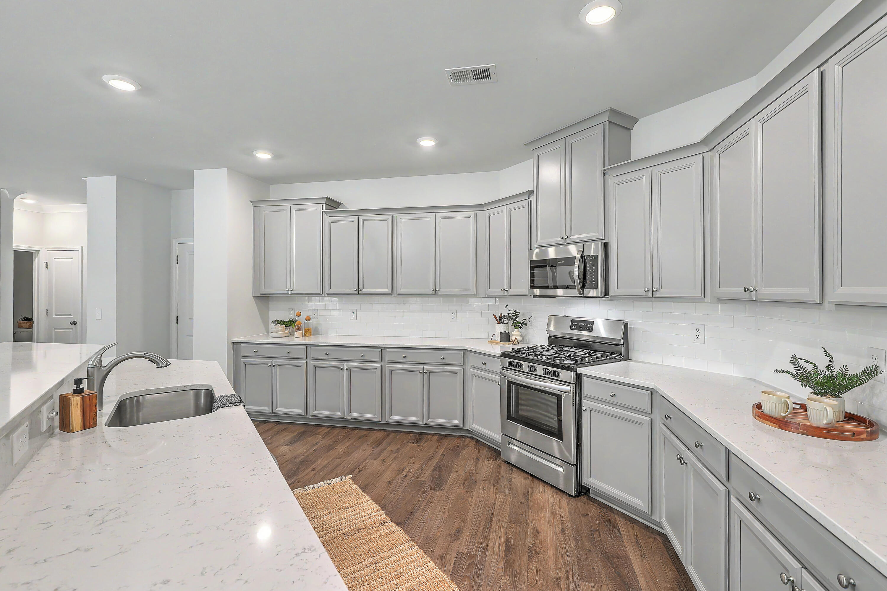 410 Spanish Wells Road Summerville, SC 29486 - Photo 22 of 54 Kitchen