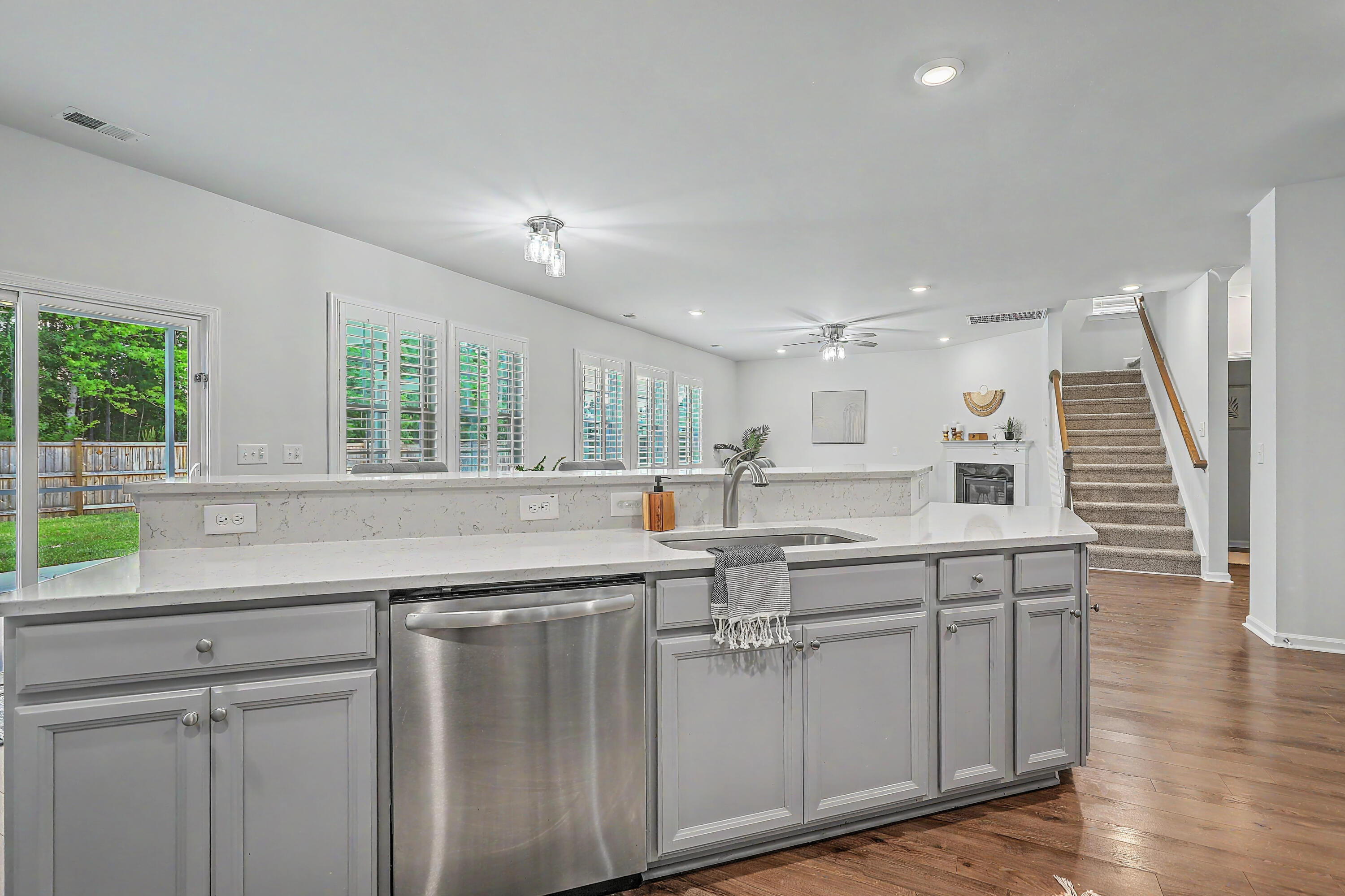 410 Spanish Wells Road Summerville, SC 29486 - Photo 25 of 54 Kitchen