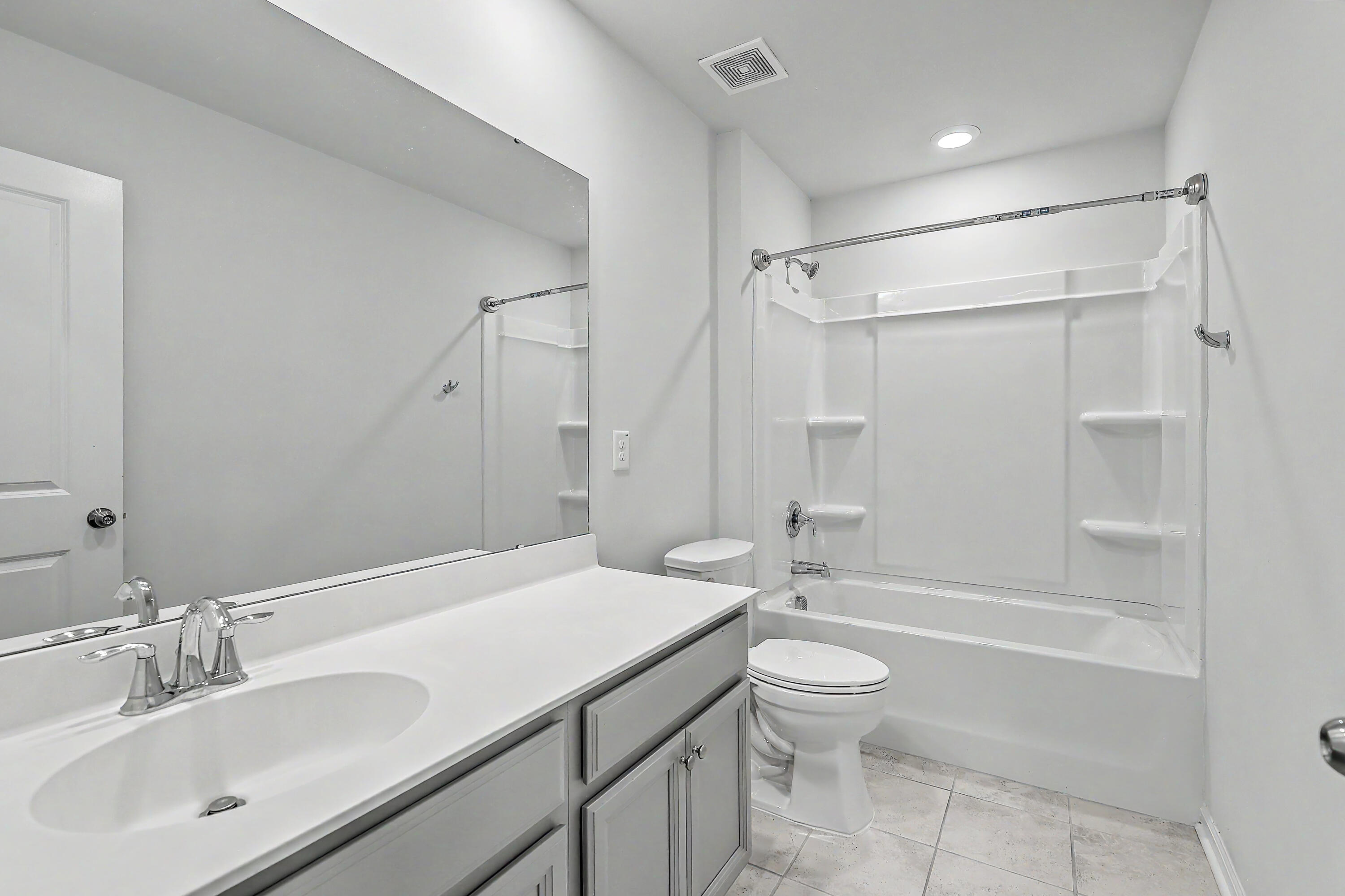 410 Spanish Wells Road Summerville, SC 29486 - Photo 34 of 54 Guest Bathroom