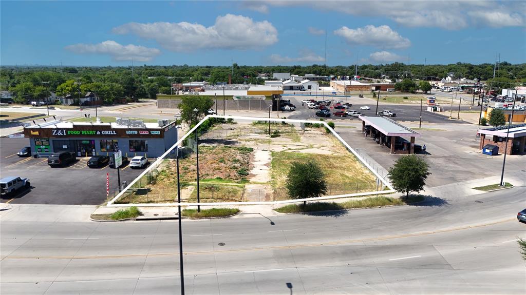 3607 East Rosedale Street Fort Worth, TX 76105 - Photo 2 of 15 Drone / aerial view