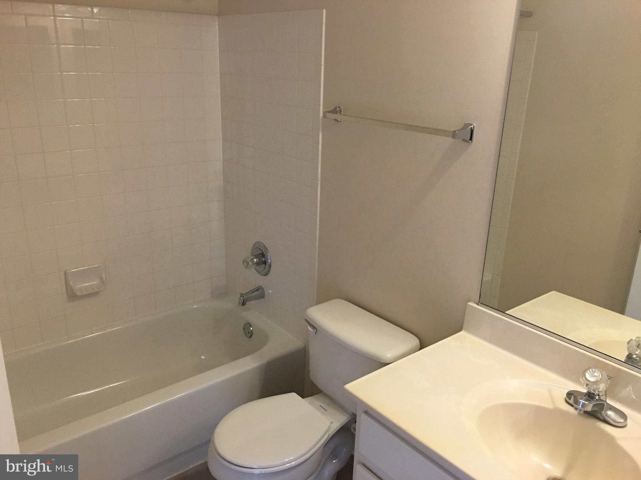 2122 Darcy Green Place Silver Spring, MD 20910 - Photo 17 of 18