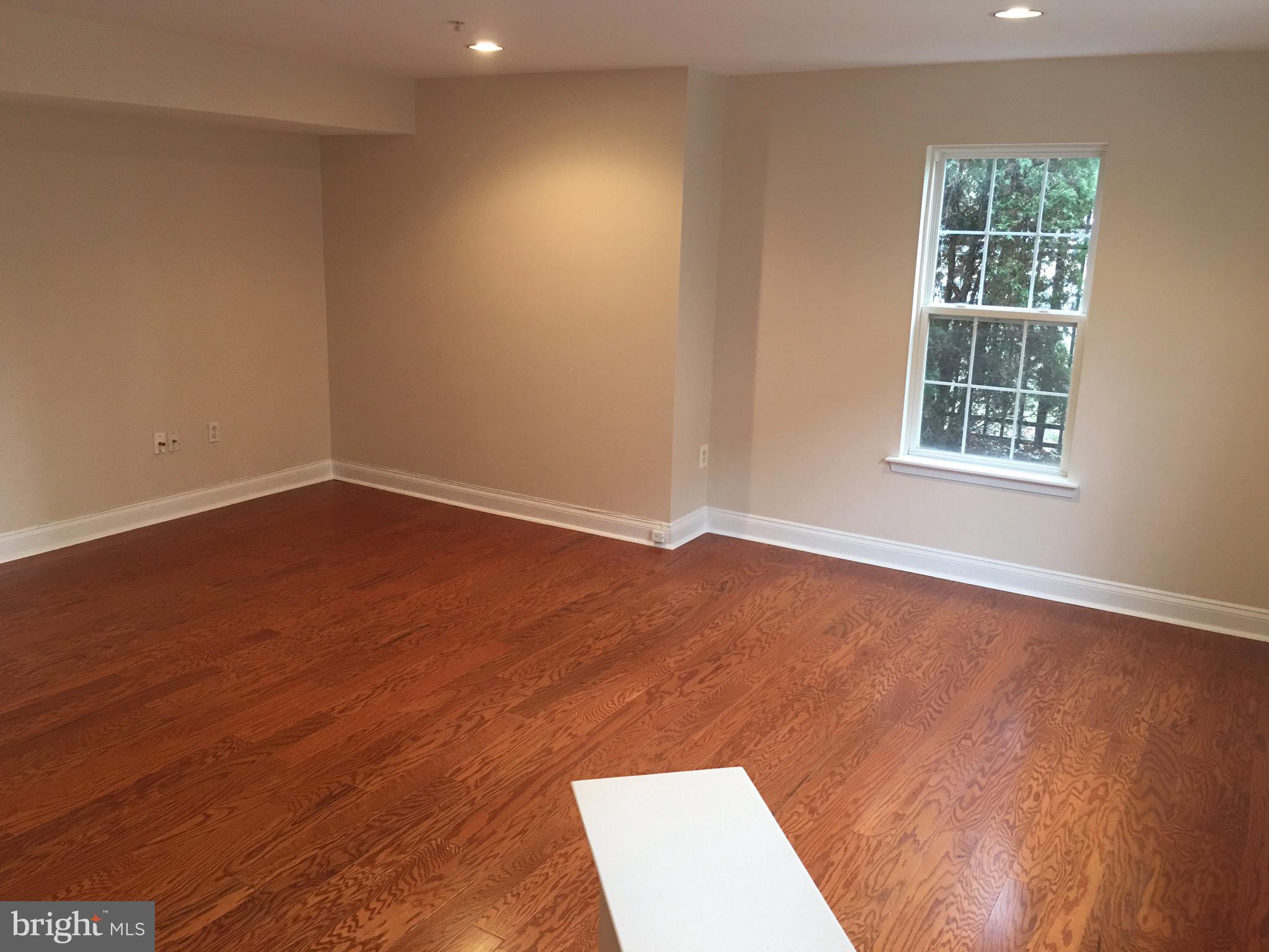 2122 Darcy Green Place Silver Spring, MD 20910 - Photo 3 of 18