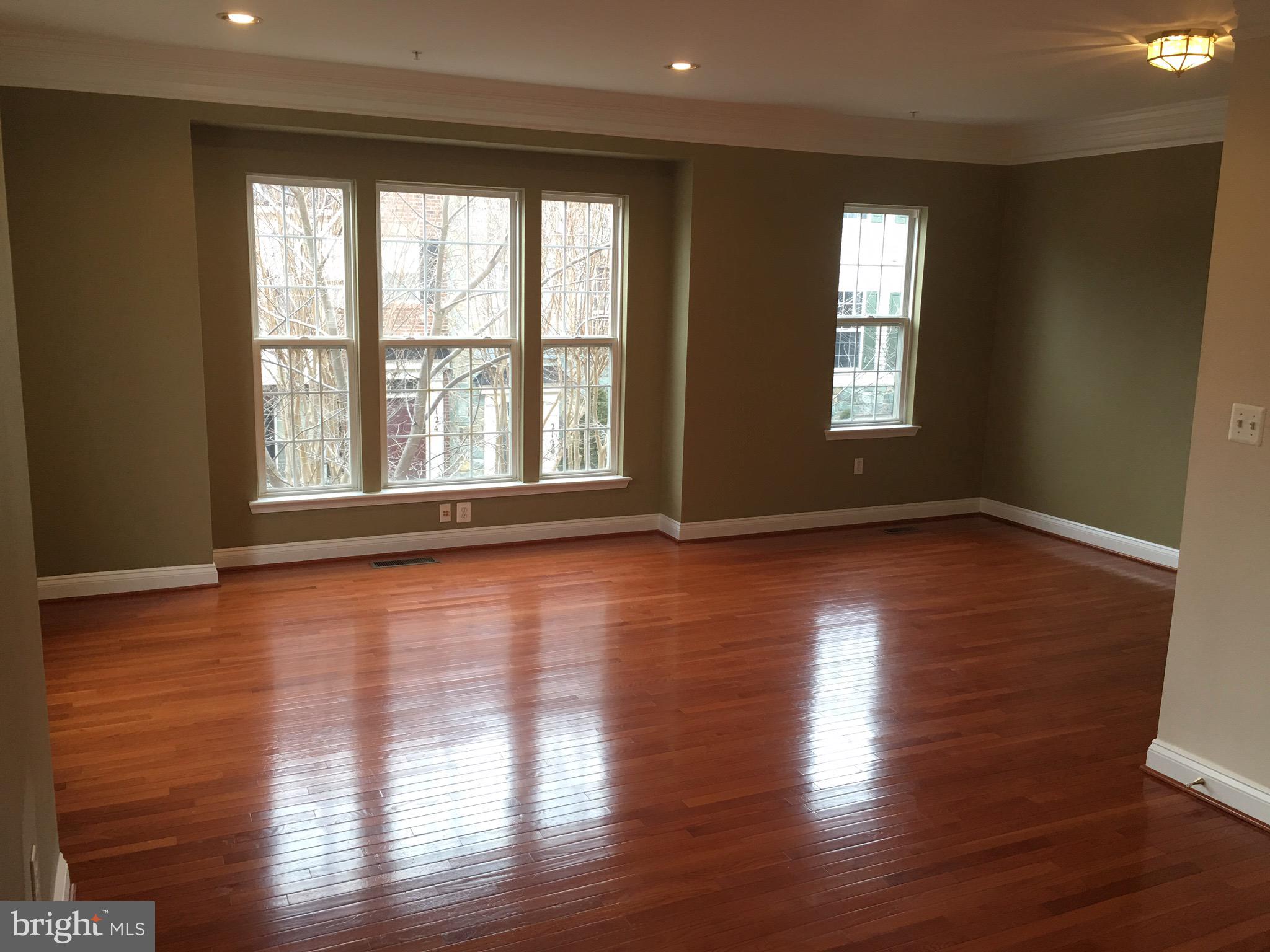 2122 Darcy Green Place Silver Spring, MD 20910 - Photo 4 of 18