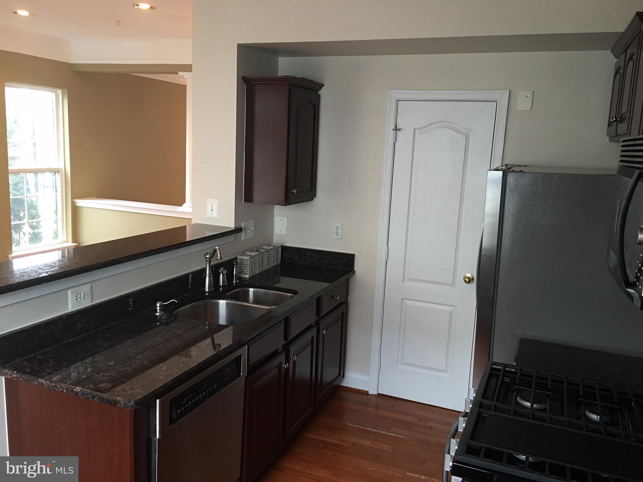 2122 Darcy Green Place Silver Spring, MD 20910 - Photo 7 of 18