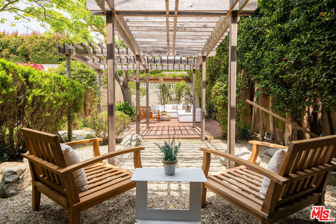 10614 Rountree Road Los Angeles, CA 90064 - Photo 34 of 37 Gallery Image 34