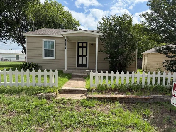 $1,500 | 1114 Thorpe Springs Road, Granbury, TX 76048