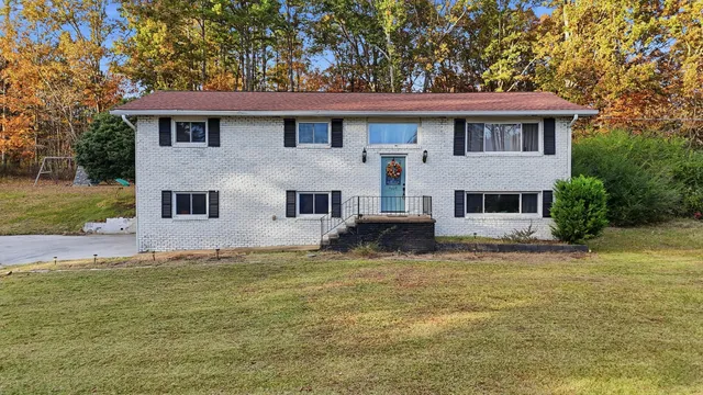 $299,999 | 25 Carolyn Lane, Rossville, GA 30741