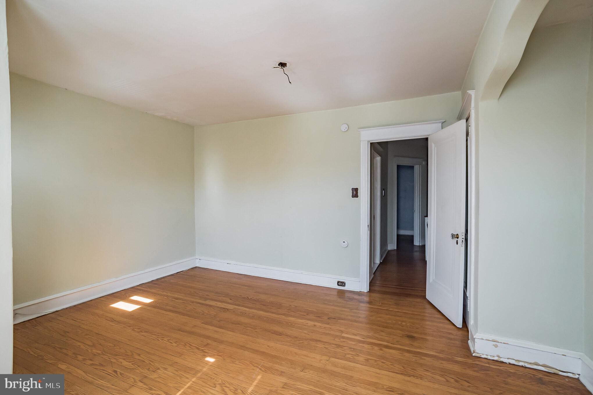 219 Kingston Road Upper Darby, PA 19082 - Photo 16 of 25