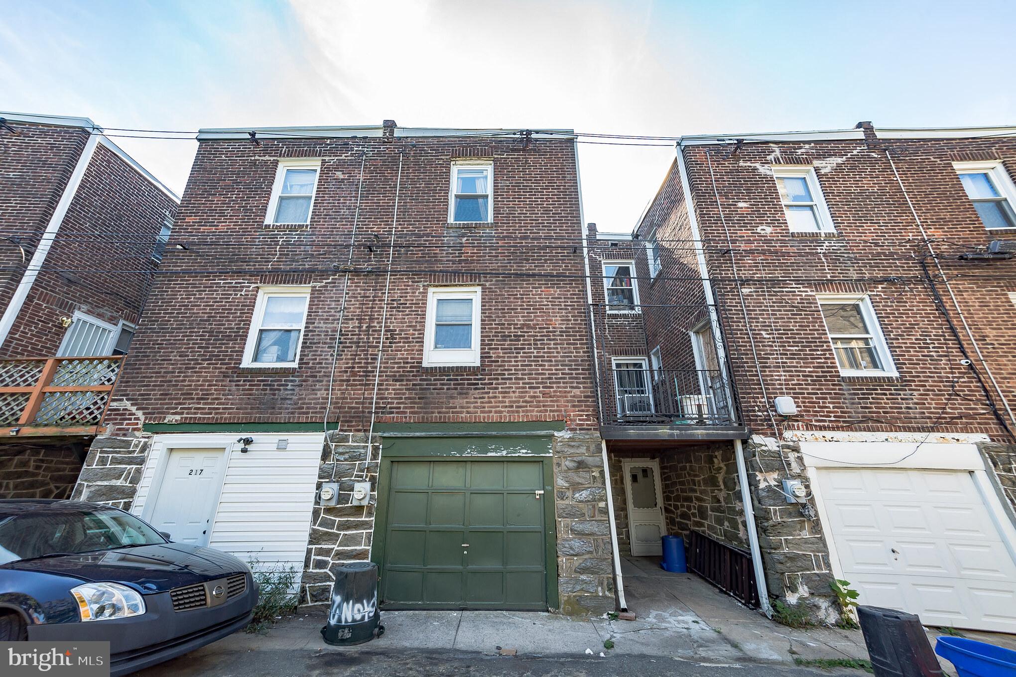 219 Kingston Road Upper Darby, PA 19082 - Photo 4 of 25