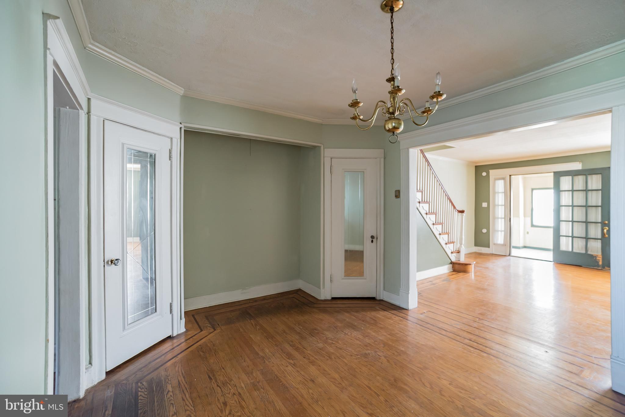 219 Kingston Road Upper Darby, PA 19082 - Photo 6 of 25