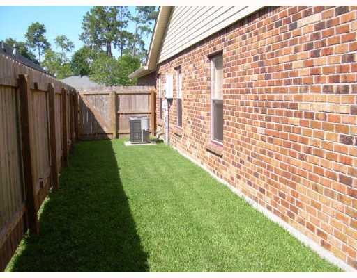 1719 Kings Row Slidell, LA 70461 - Photo 7 of 8 Gallery Image 7