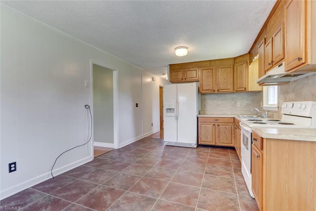 1789 Slade Road Blanch, NC 27212 - Photo 11 of 25 Gallery Image 11