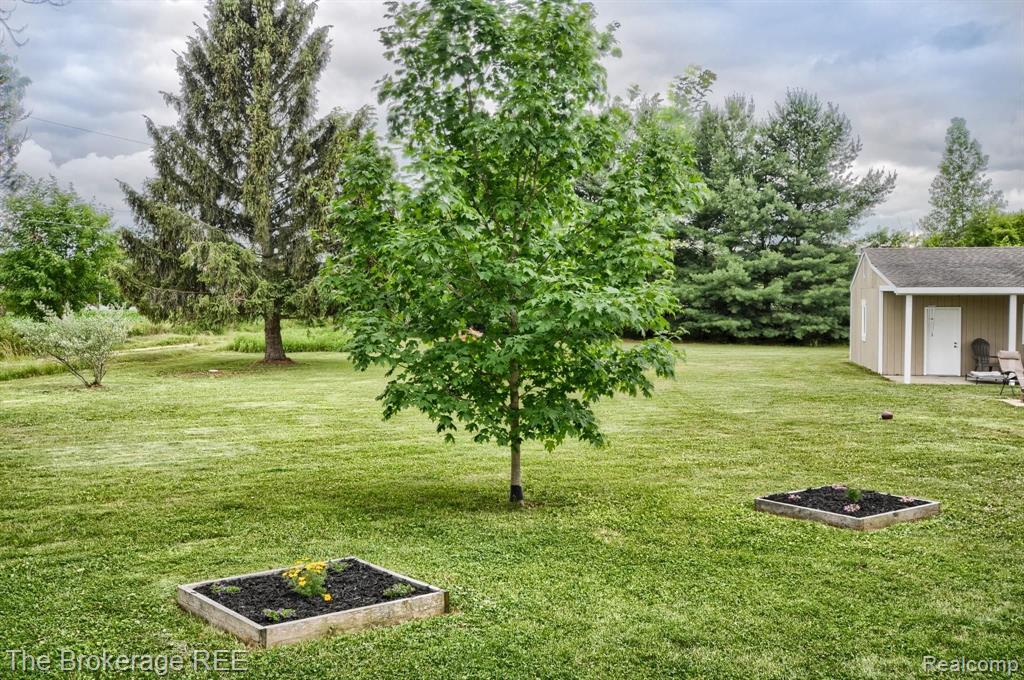 5241 North State Road Davison, MI 48423 - Photo 41 of 44