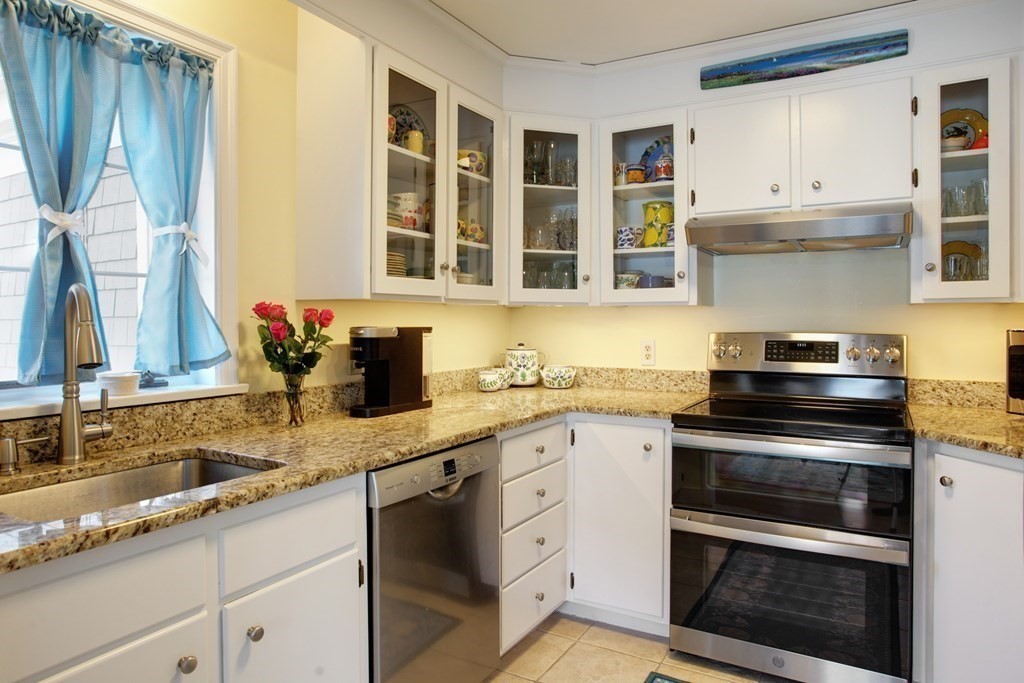 39 Tower Hill Road Osterville, MA 02655 - Photo 11 of 26 Gallery Image 11