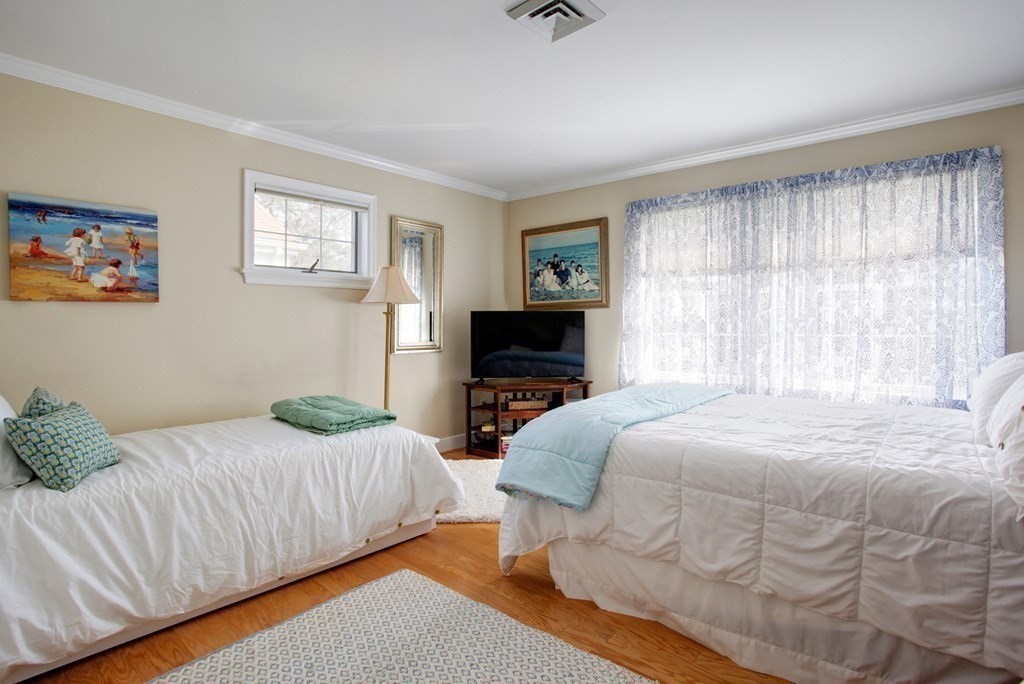 39 Tower Hill Road Osterville, MA 02655 - Photo 17 of 26 Gallery Image 17