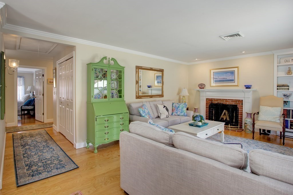 39 Tower Hill Road Osterville, MA 02655 - Photo 7 of 26 Gallery Image 7