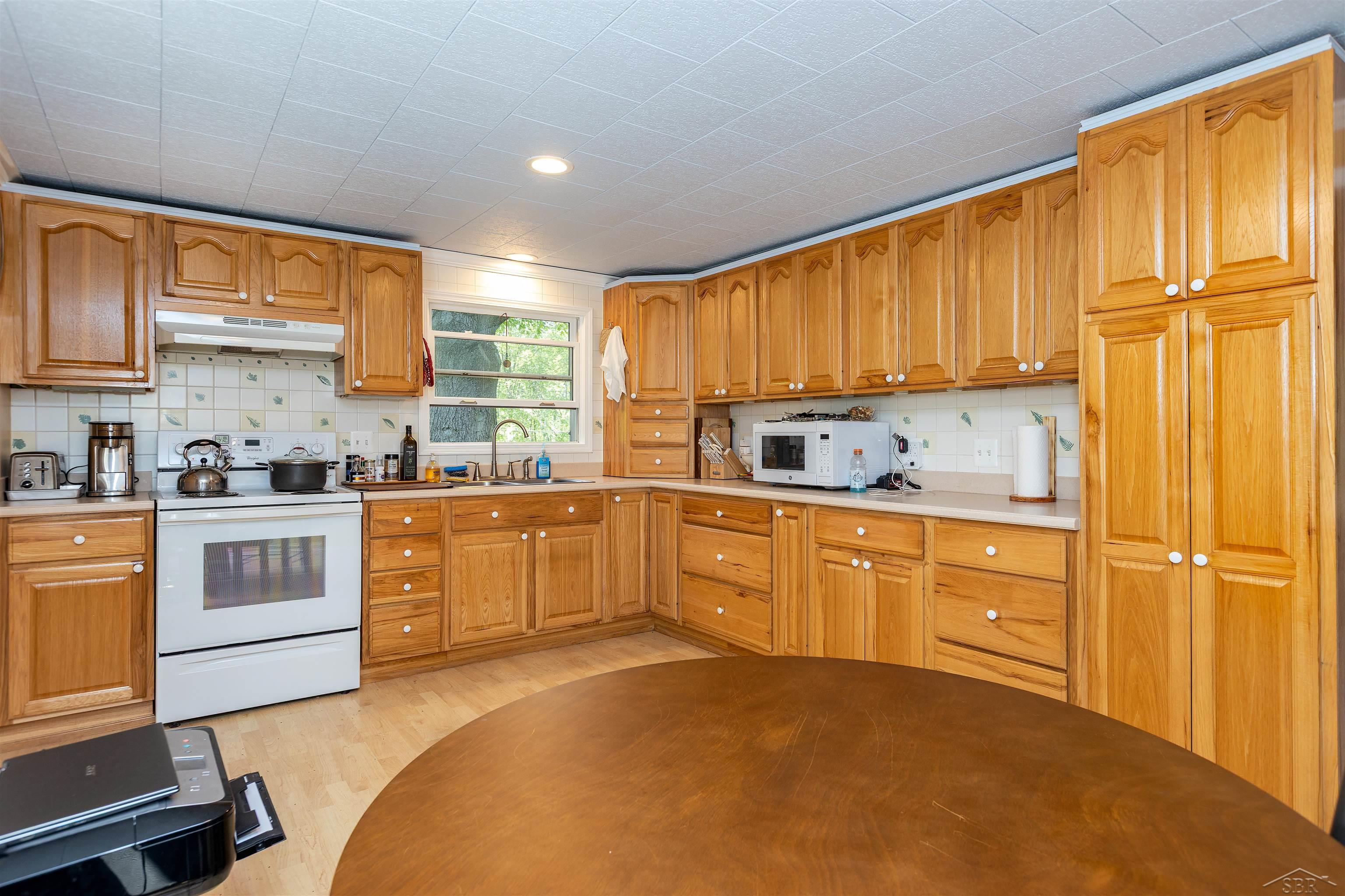 1274 West Gordonville Road Midland, MI 48640 - Photo 2 of 28