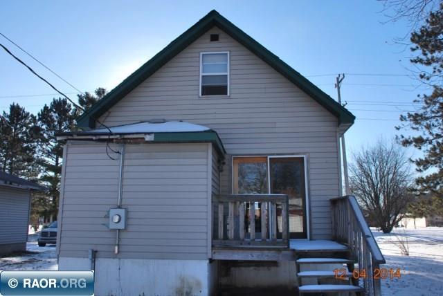 208 9th Street Northeast Chisholm, MN 55719 - Photo 4 of 13
