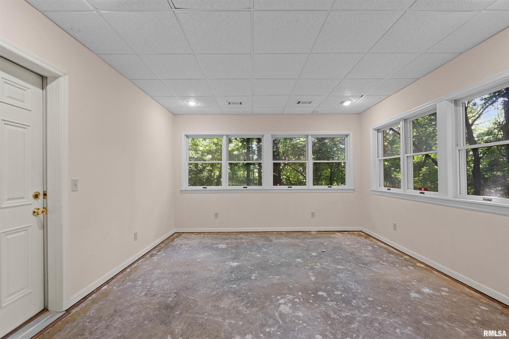 5 White Oak Court Moline, IL 61265 - Photo 48 of 57