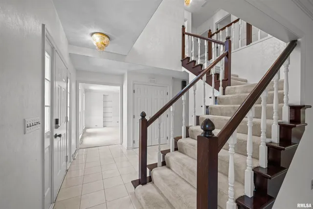 a view of an entryway