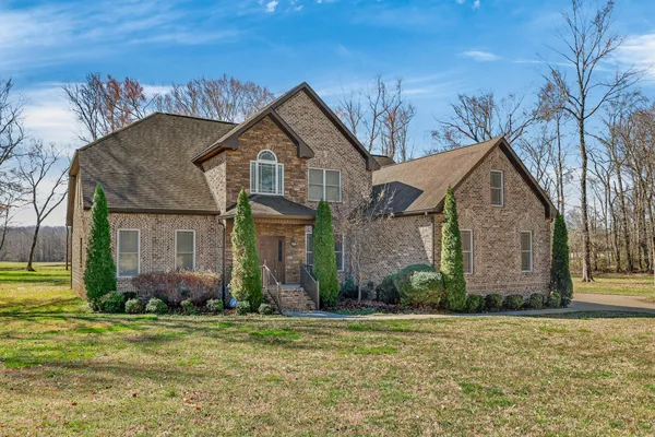 $707,000 | 2 Knotting Hill Road, Fayetteville, TN 37334