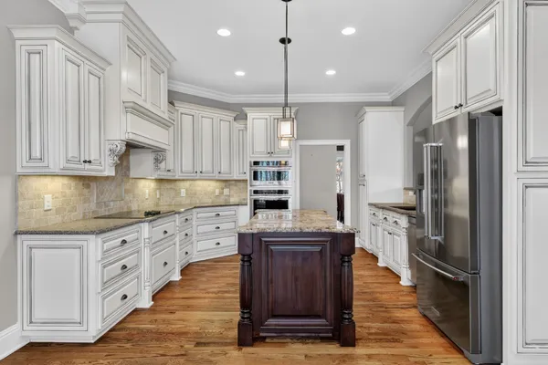 $707,000 | 2 Knotting Hill Road, Fayetteville, TN 37334
