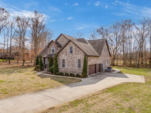 $707,000 | 2 Knotting Hill Road, Fayetteville, TN 37334