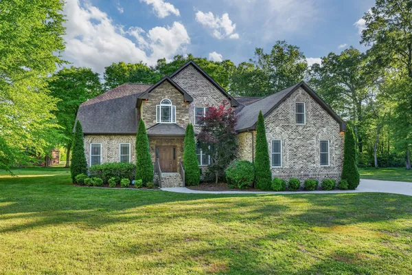 $707,000 | 2 Knotting Hill Road, Fayetteville, TN 37334