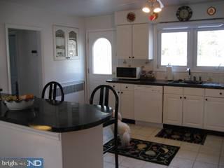 320 Marple Road Broomall, PA 19008 - Photo 4 of 6 Kitchen