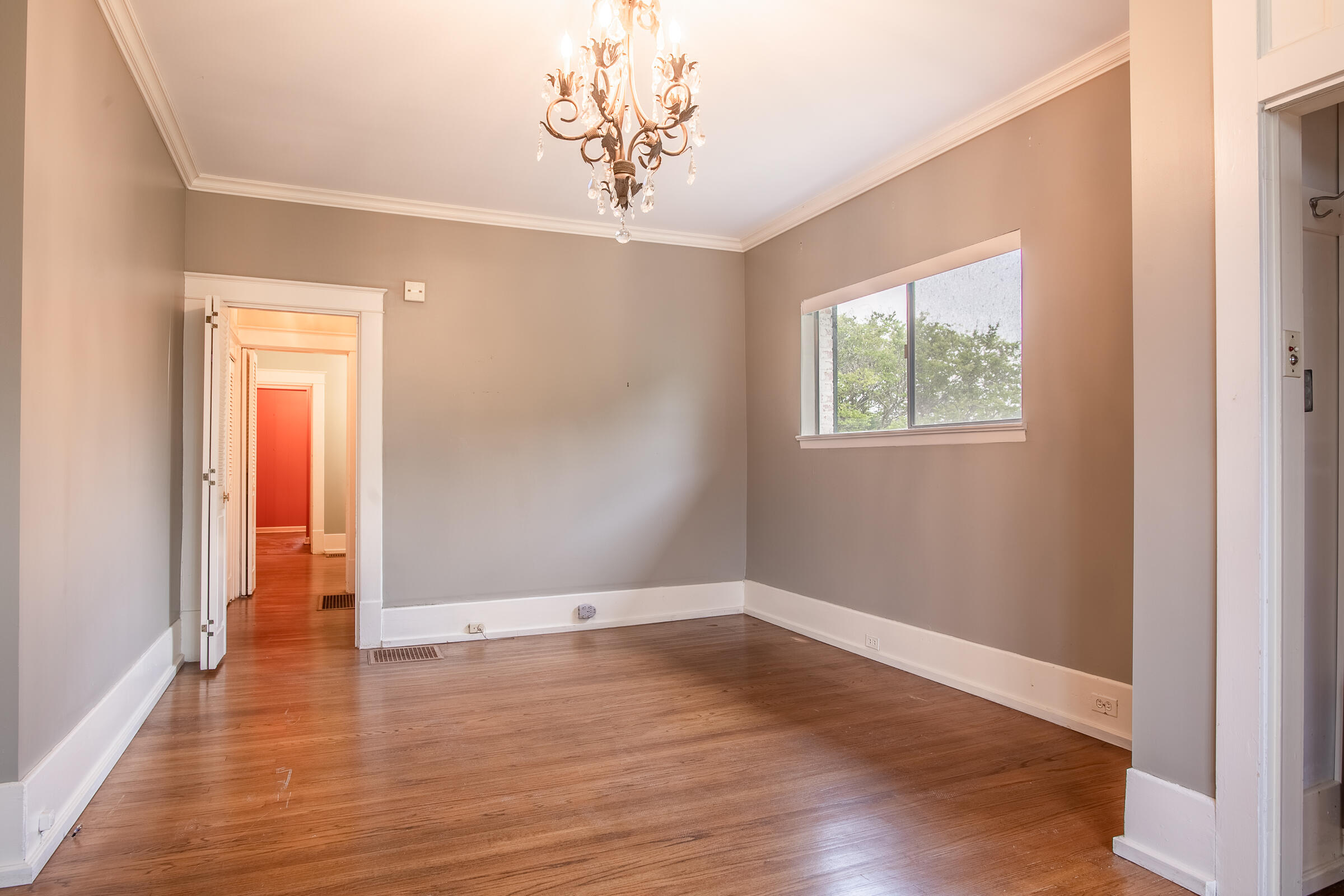 596 South Crest Road Chattanooga, TN 37404 - Photo 14 of 46 596SCrest-8