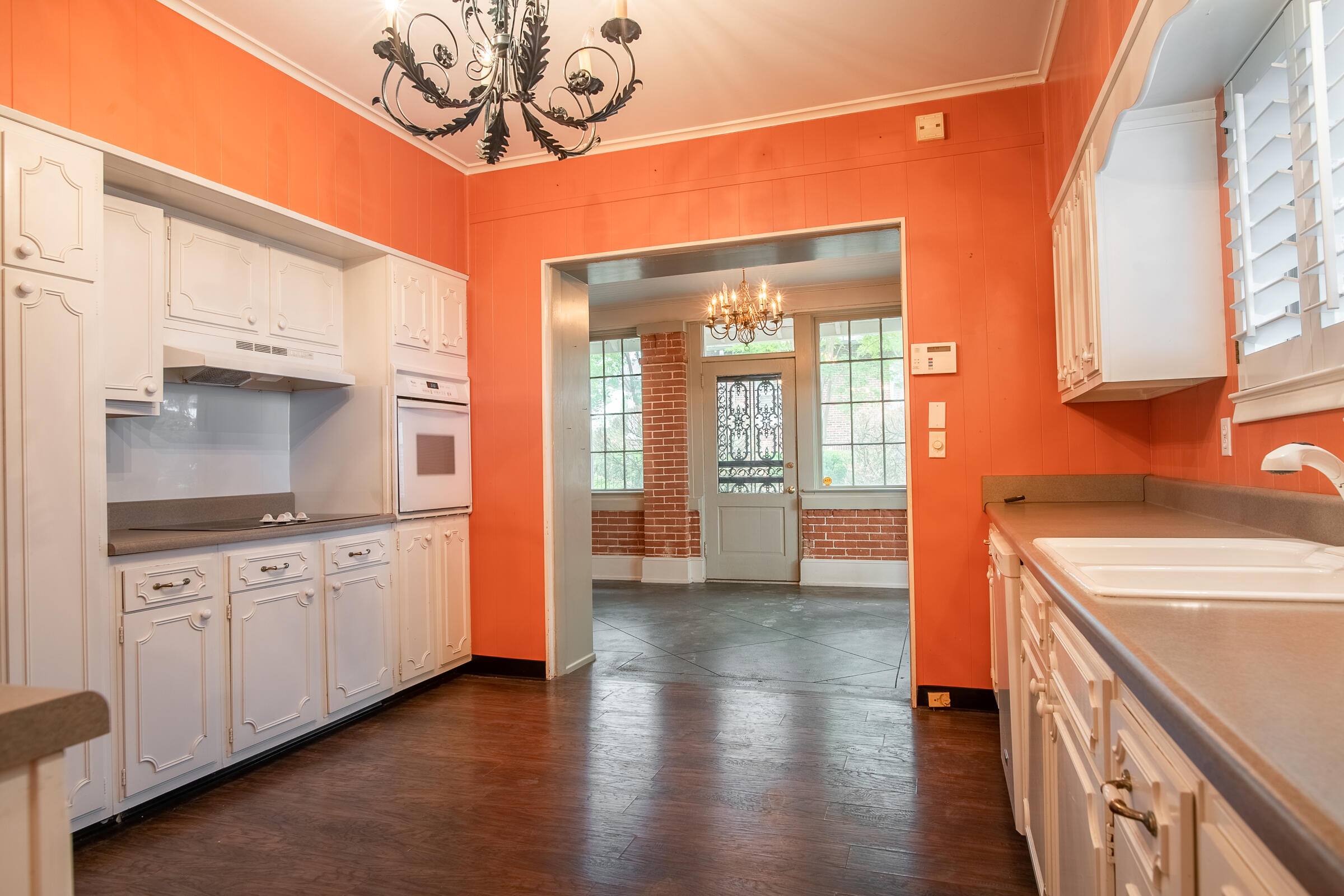 596 South Crest Road Chattanooga, TN 37404 - Photo 10 of 46 596SCrest-18