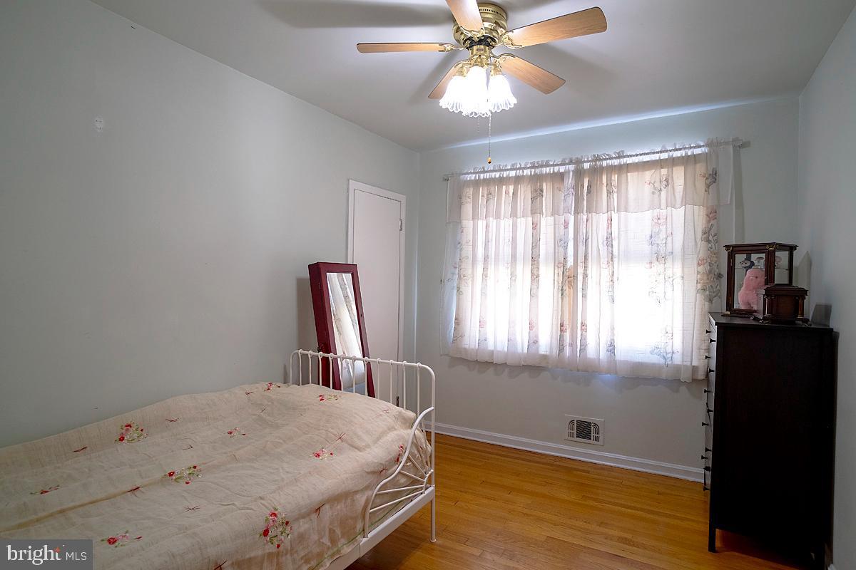 4325 Ridge Avenue Halethorpe, MD 21227 - Photo 8 of 12 Bedroom 3