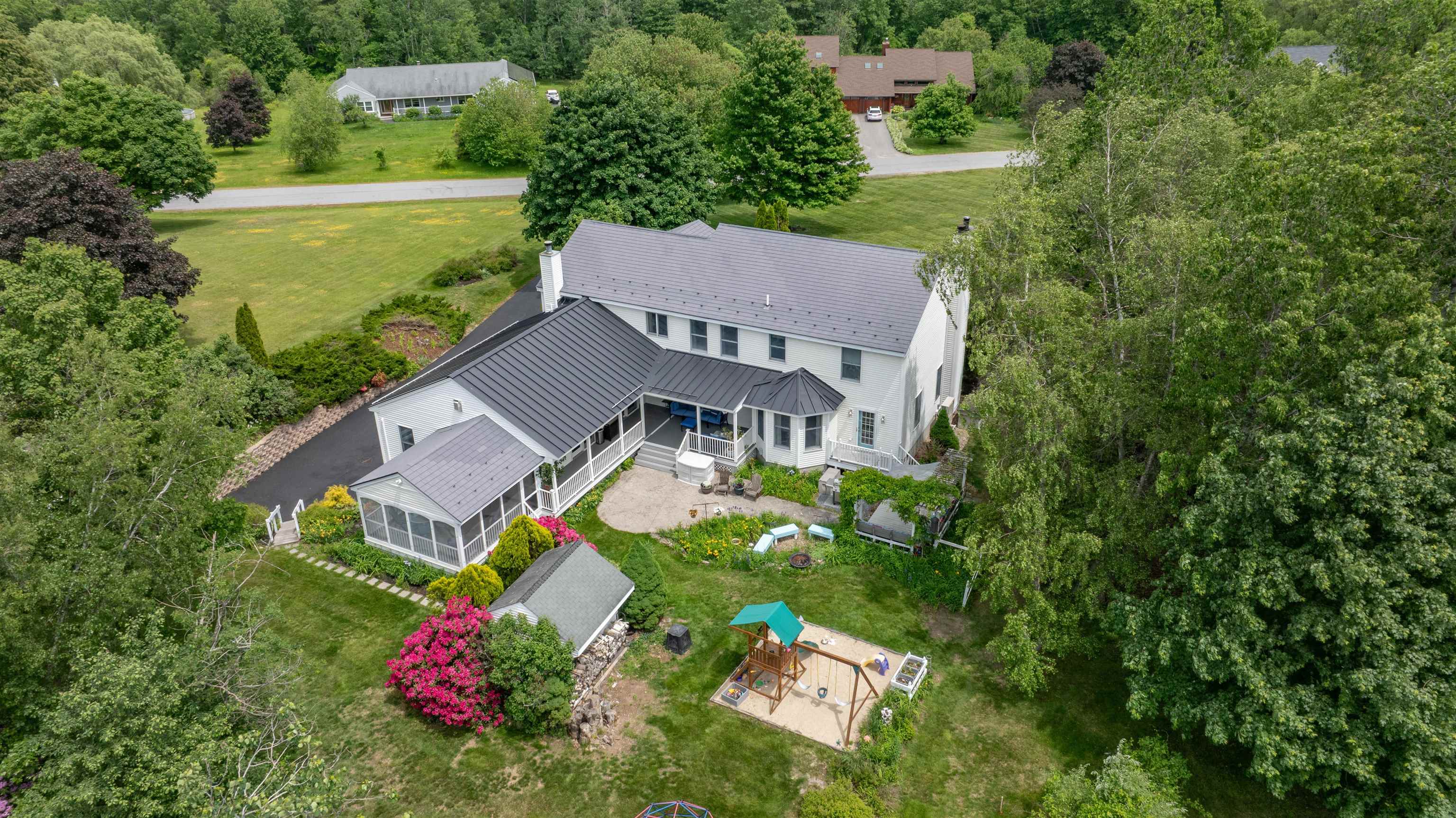 7 Longview Circle Pelham, NH 03076 - Photo 4 of 39