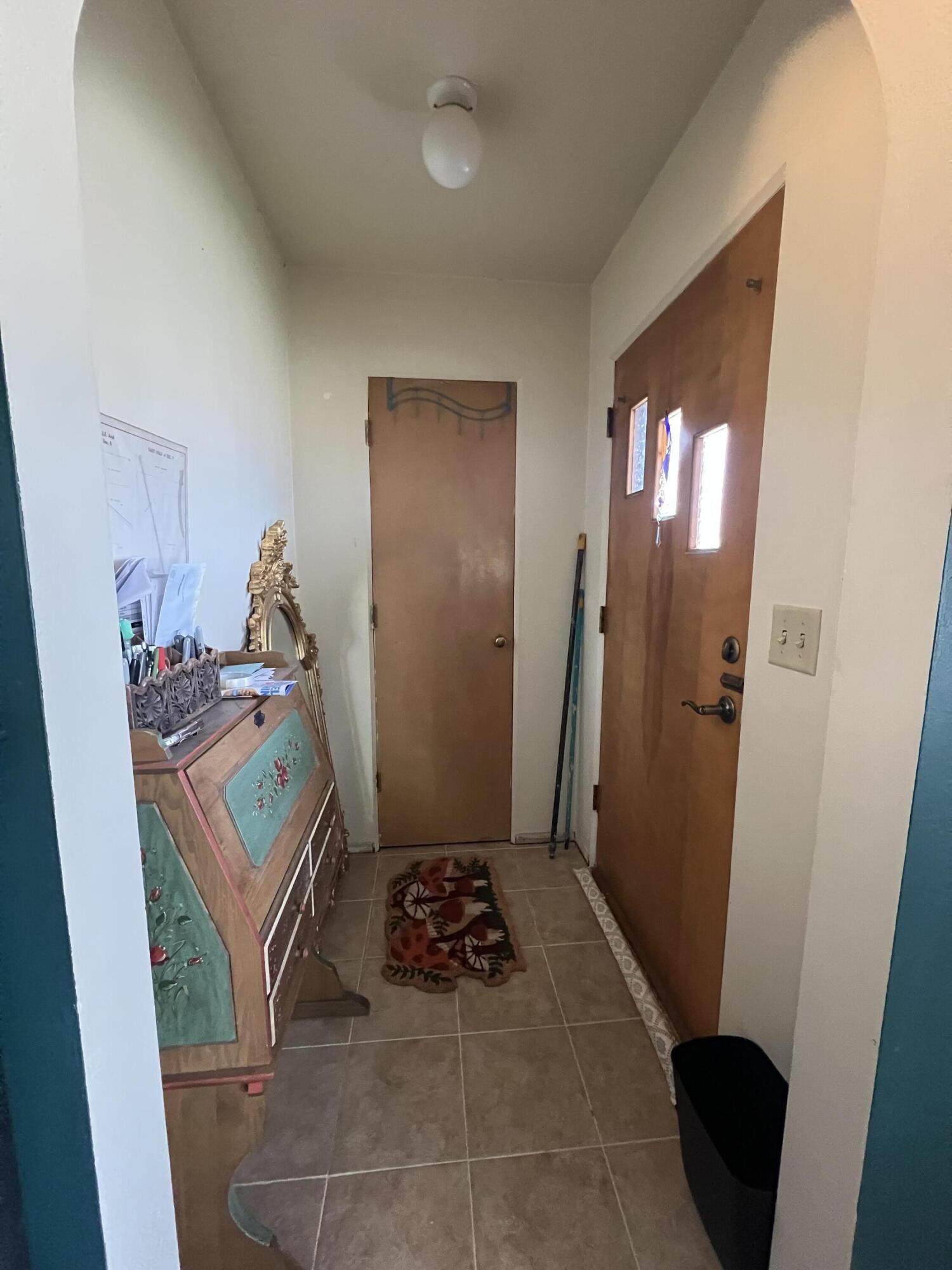 1854 Jupiter Avenue Racine, WI 53404 - Photo 10 of 14 Front Hall