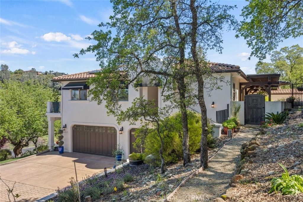 3217 Shallow Springs Terrace Chico, CA 95928 - Photo 55 of 55 a pathway of a house with a yard