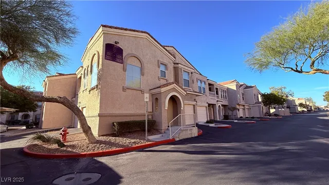 $1,375 | 10550 West Alexander Road, Unit 2035, Las Vegas, NV 89129