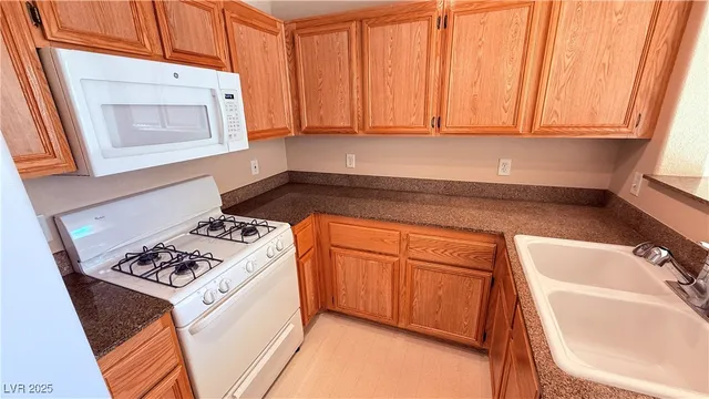 $1,375 | 10550 West Alexander Road, Unit 2035, Las Vegas, NV 89129