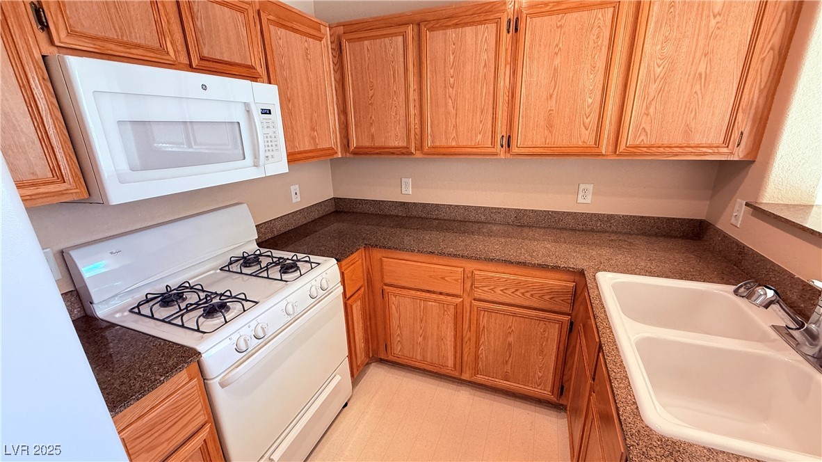 10550 West Alexander Road, Unit 2035 Las Vegas, NV 89129 - Photo 8 of 17