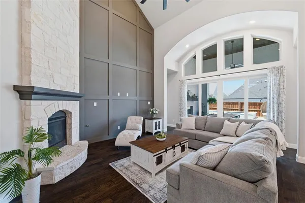 $875,000 | 2000 Barbette Street, Fort Worth, TX 76008