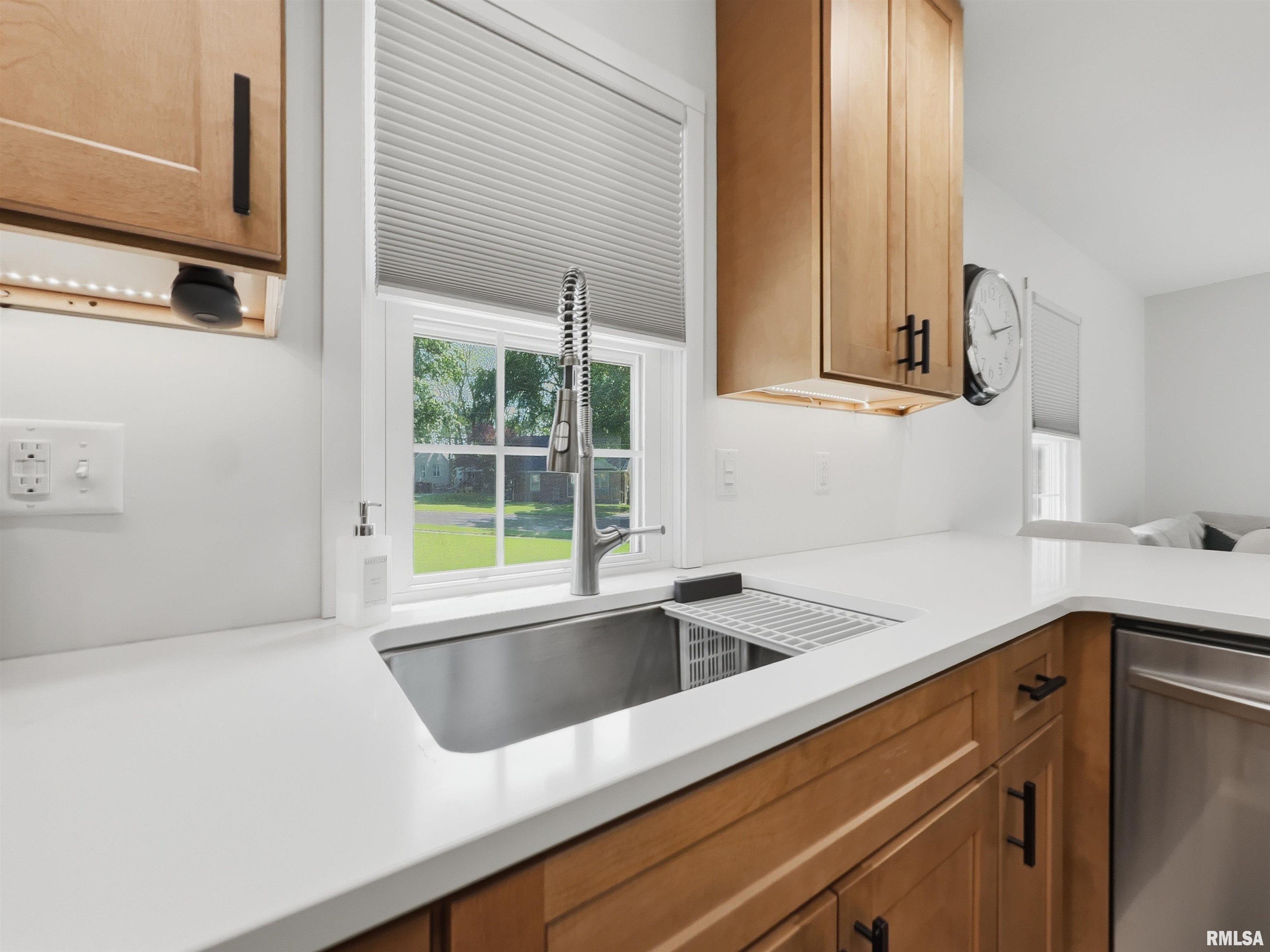 601 Spring Street Washington, IL 61571 - Photo 6 of 21 Gallery Image 6