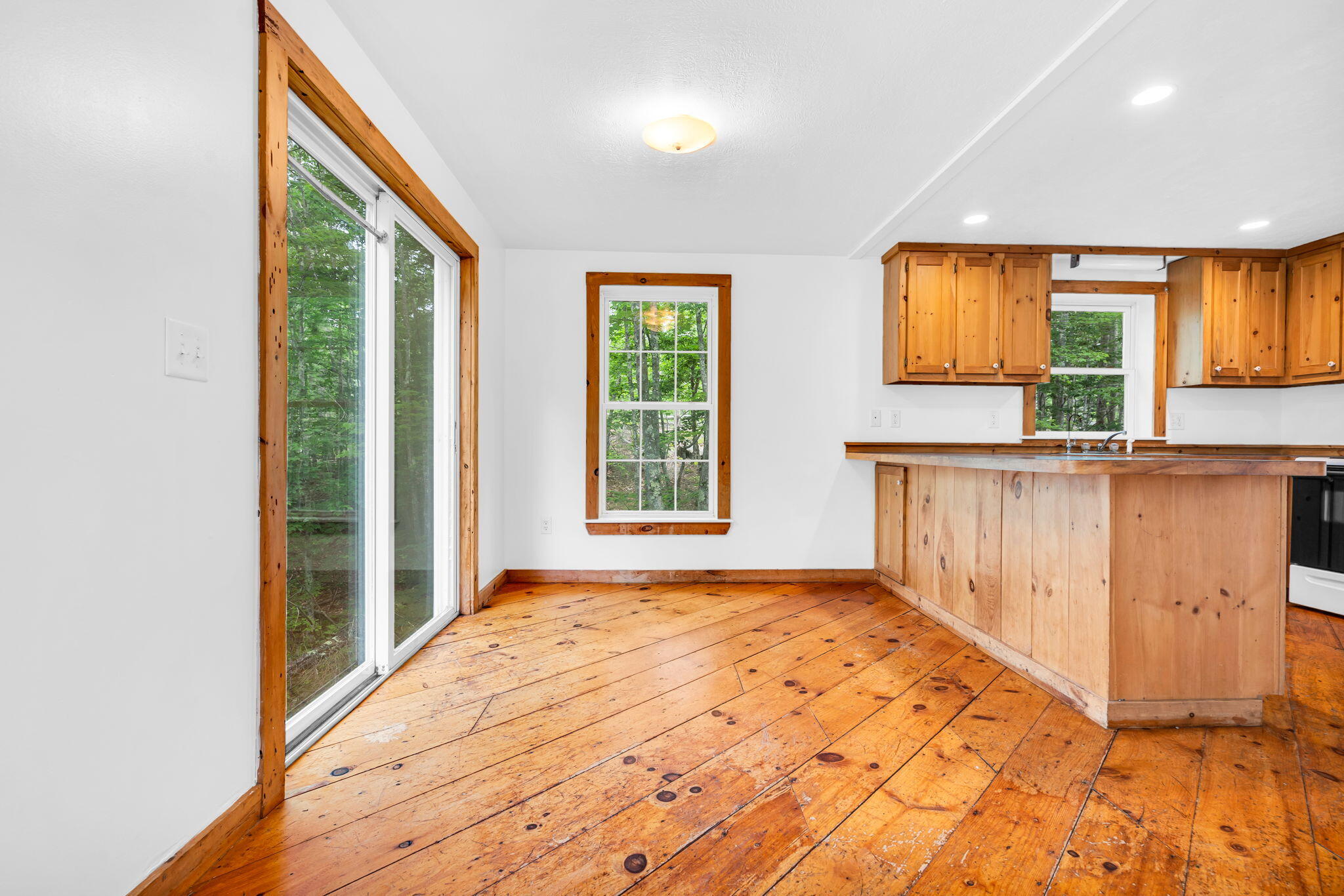 40 North Village Road Cape Neddick, ME 03902 - Photo 8 of 34 10-web-or-mls-DSC00567