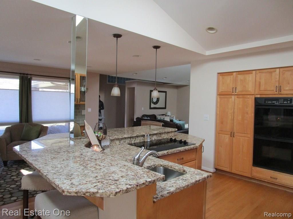 33315 Raphael Road Farmington, MI 48336 - Photo 8 of 47 IMG_4841.JPG