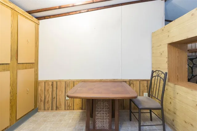 a view of walk in closet