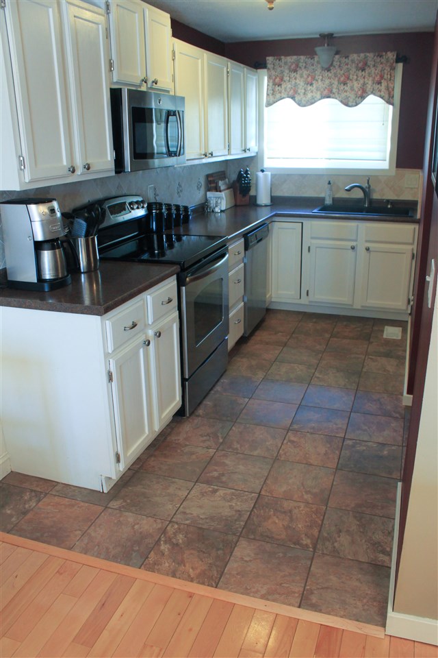 67 Thornhill Road Stratham, NH 03885 - Photo 5 of 23
