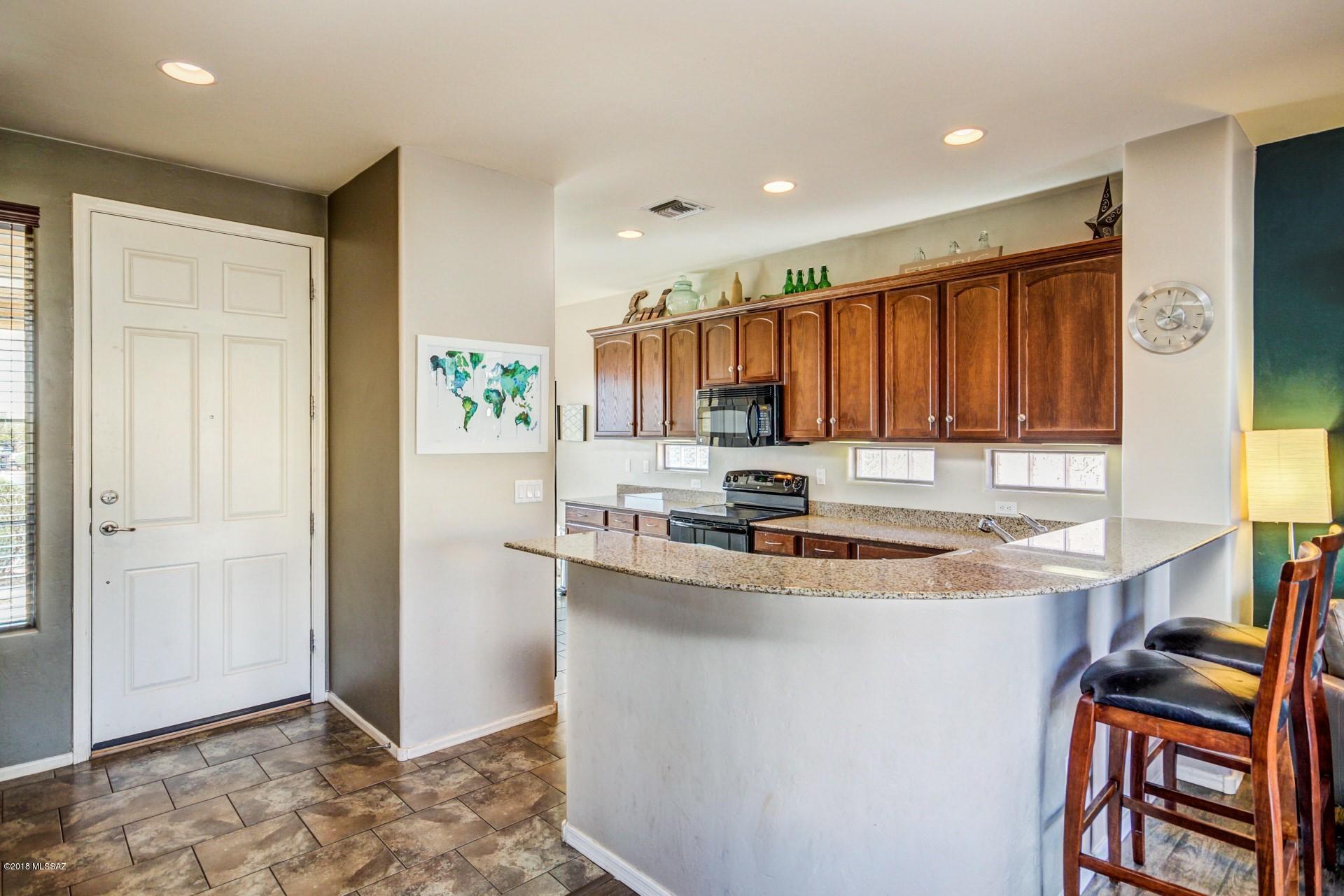 12866 Bloomington Loop Oro Valley, AZ 85755 - Photo 6 of 32