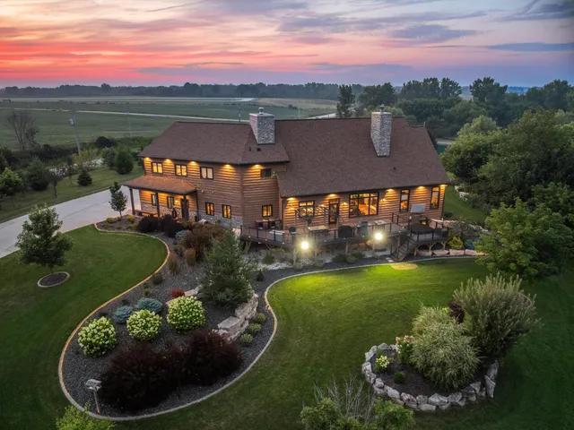 $1,999,000 | 2423 County Highway, Manitowoc, WI 54220