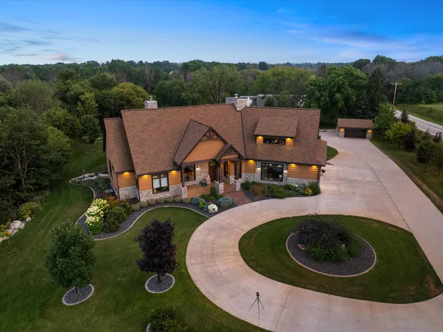 $1,999,000 | 2423 County Highway, Manitowoc, WI 54220