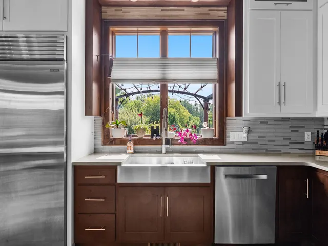 $1,999,000 | 2423 County Highway, Manitowoc, WI 54220