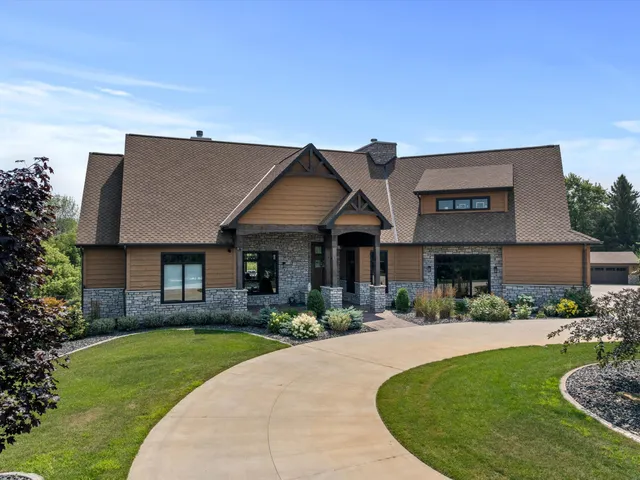 $1,999,000 | 2423 County Highway, Manitowoc, WI 54220